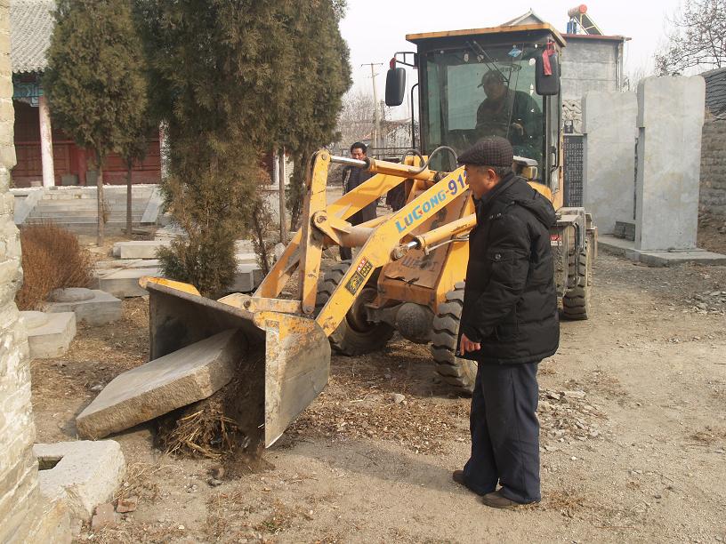 运回庙里等待修复