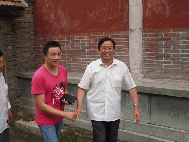 仲诚刚来到仲庙