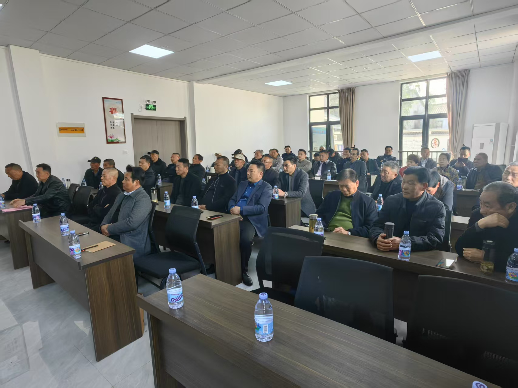座谈会2.jpg