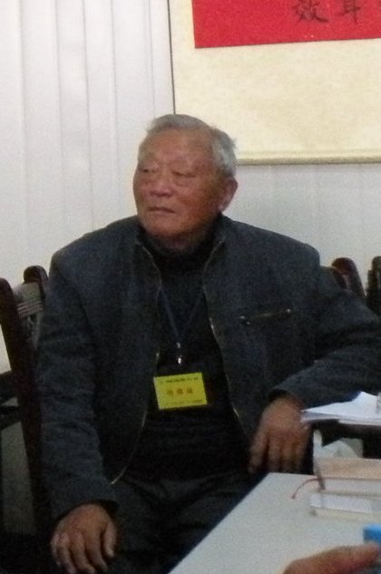为族人奔走的老人们